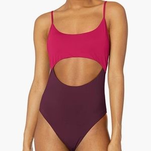 BCBGeneration Cutout Over-the-Shoulder One-Piece Swimsuit‎ Fuschia S NWOT